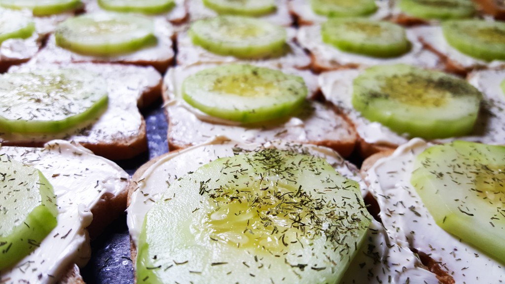 American cucumber cocktail sandwiches