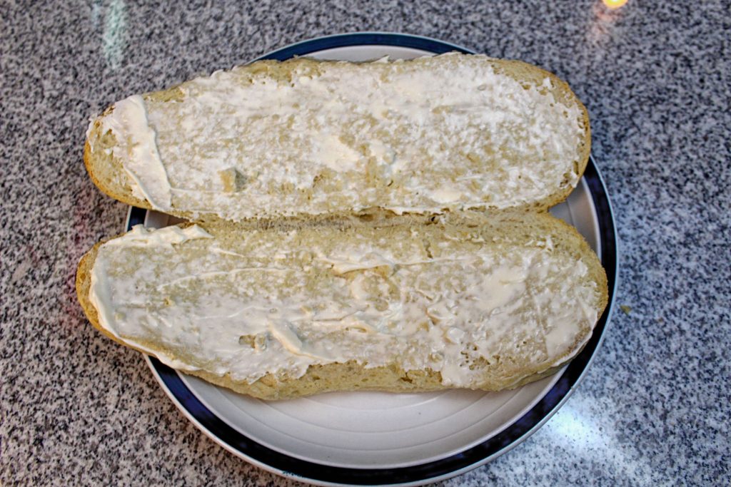 Pan canilla with mayo