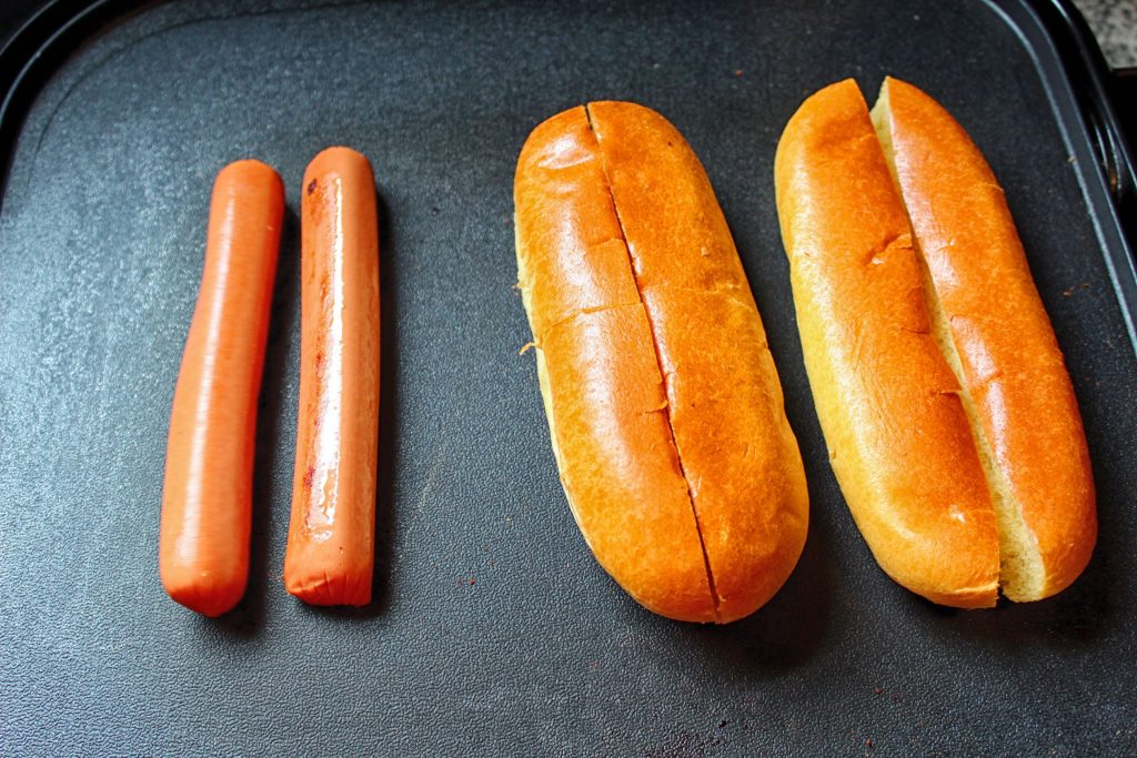 Hot dogs and top-split buns